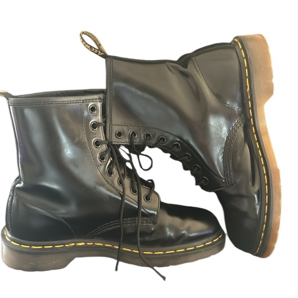 Dr. Martens Shoes - 11821 Dr. Martens Black Boots